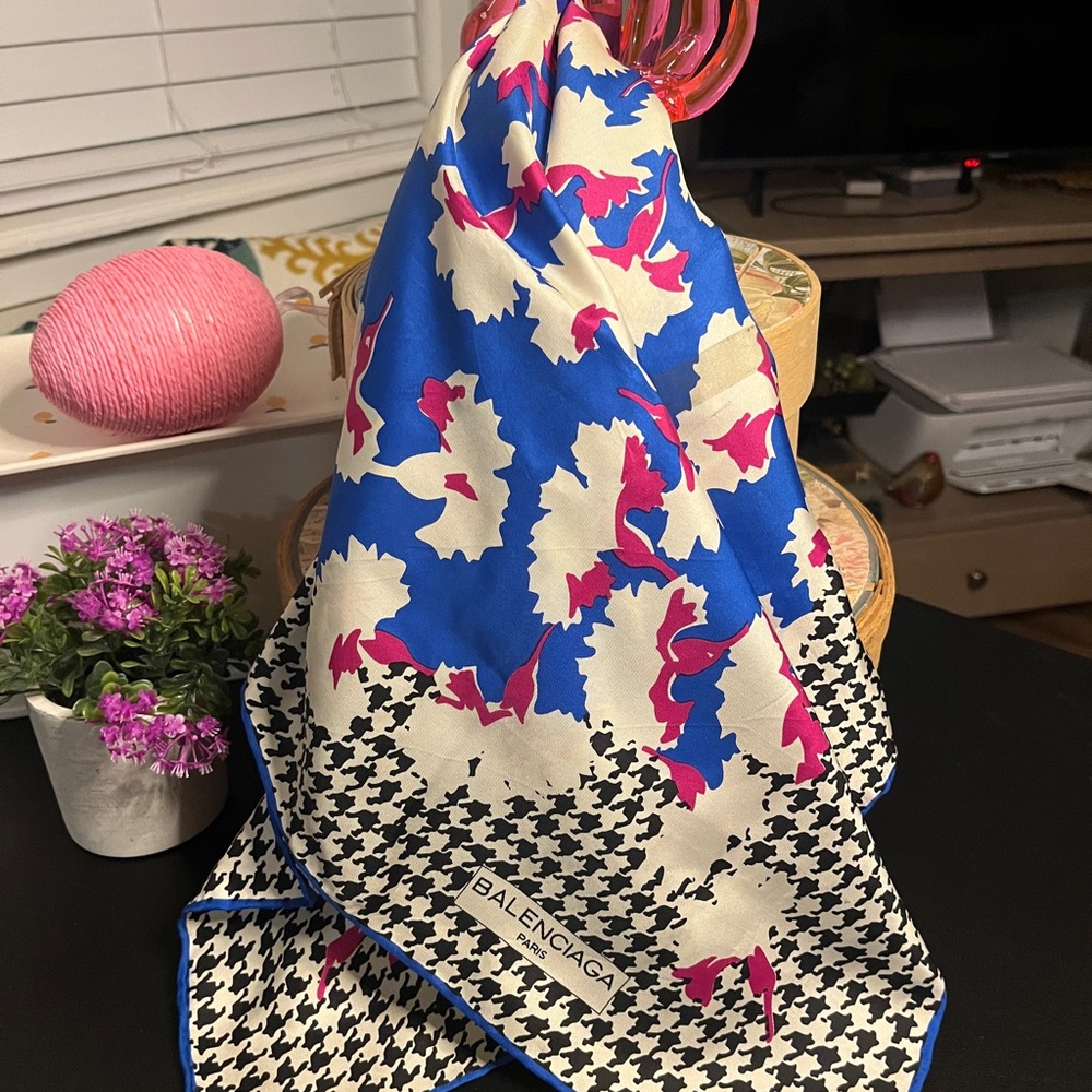 Balenciaga Blue and Pink Floral houndstooth Scarf, 100% silk